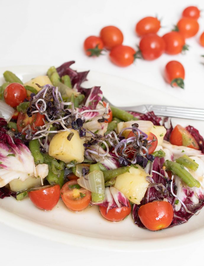 Salata s mahunama i krumpirima s balsamico ljubičastim lukom